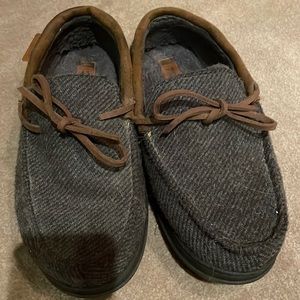 Dear foams men’s size 9-10 m slippers